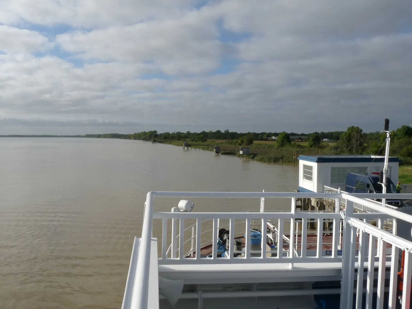 Die Fähranlegestelle von Lamarque am linken Ufer der Gironde